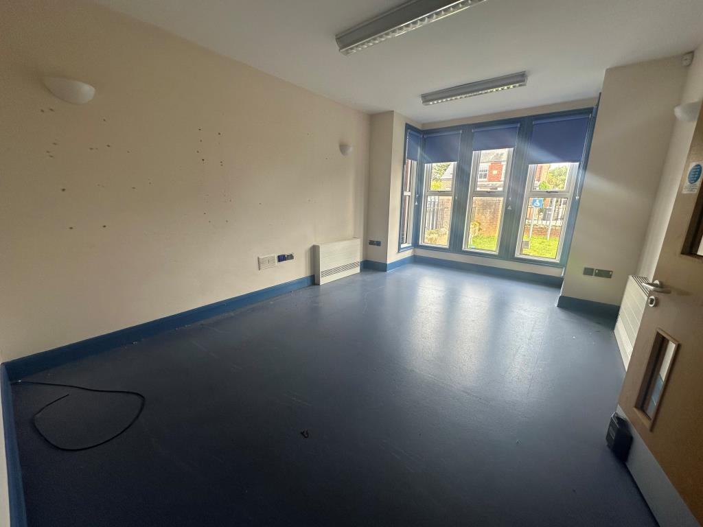 Lot: 68 - DETACHED FREEHOLD PROPERTY WITH POTENTIAL - Ground floor room one